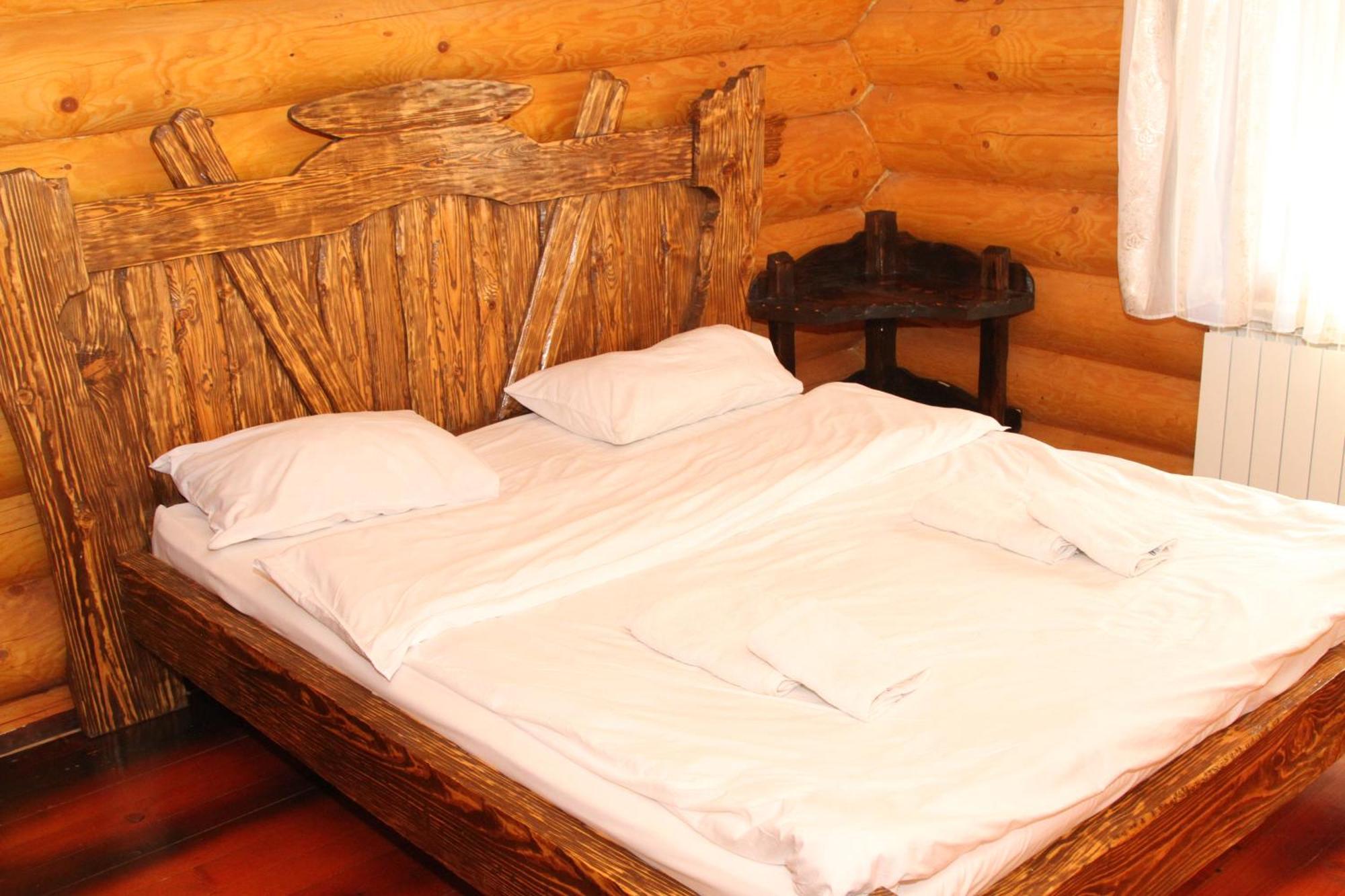 Hotel Berloga-Sinevir Synevyrs'ka Polyana Ngoại thất bức ảnh