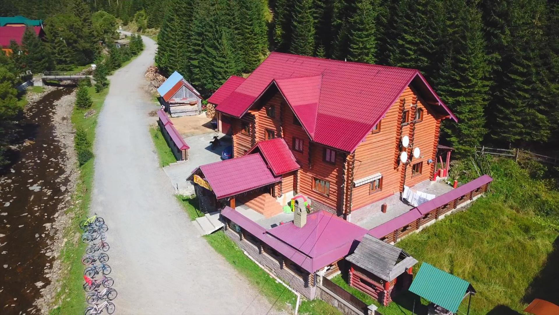Hotel Berloga-Sinevir Synevyrs'ka Polyana Ngoại thất bức ảnh