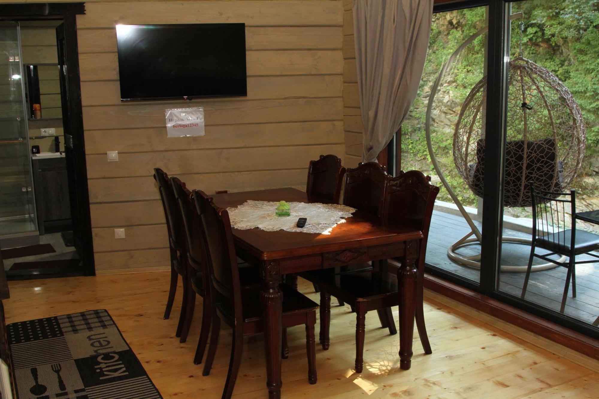 Hotel Berloga-Sinevir Synevyrs'ka Polyana Ngoại thất bức ảnh