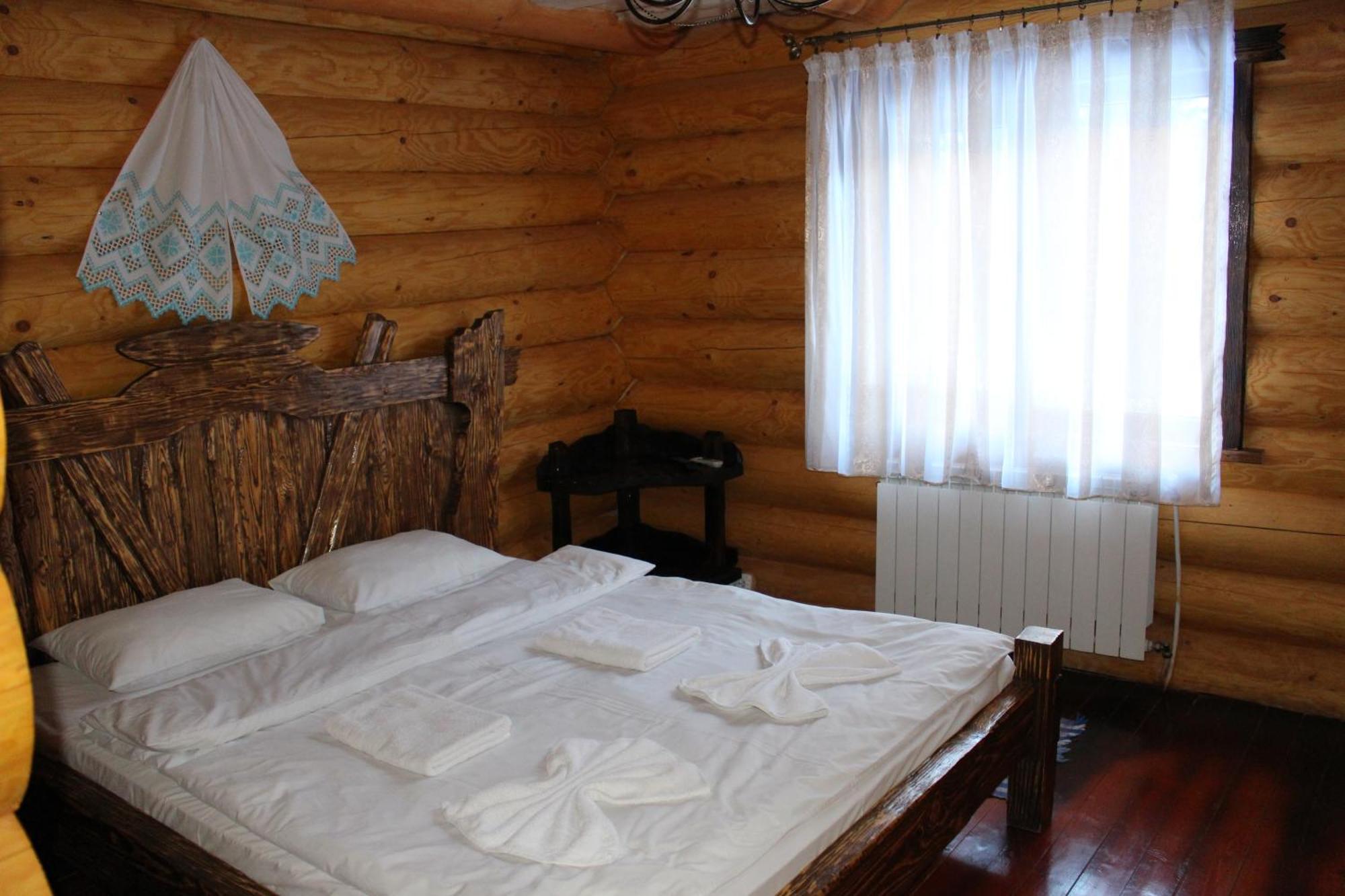 Hotel Berloga-Sinevir Synevyrs'ka Polyana Ngoại thất bức ảnh