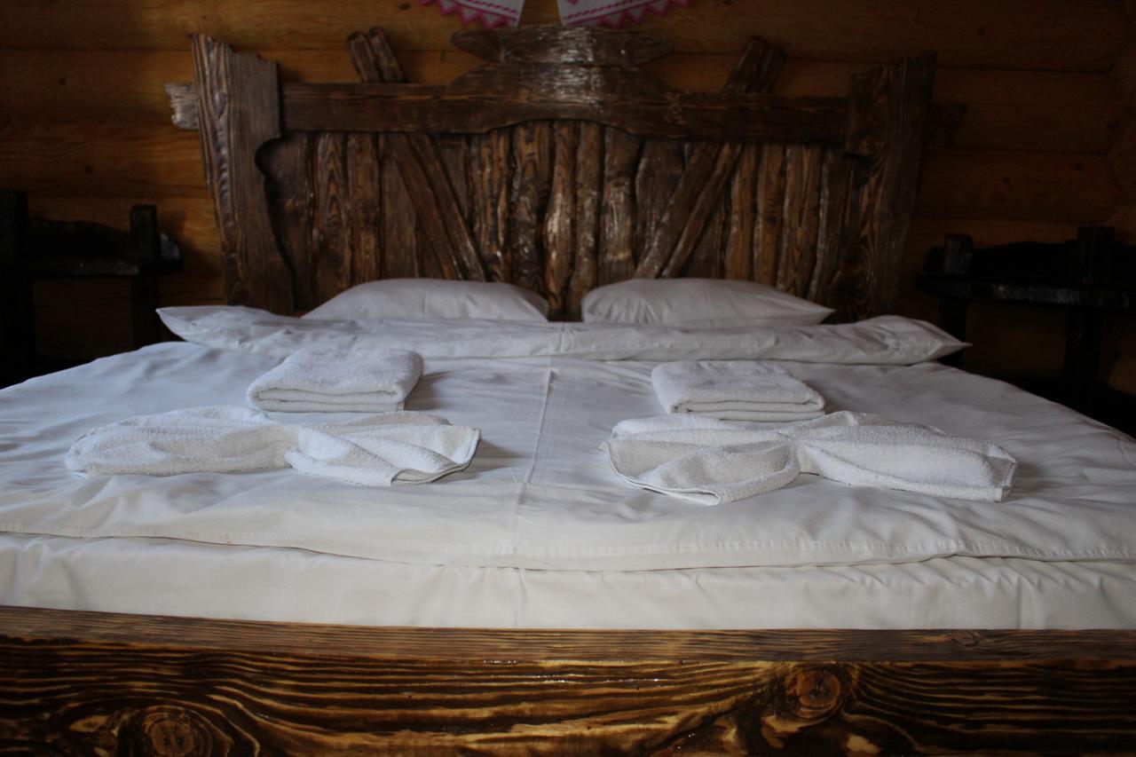 Hotel Berloga-Sinevir Synevyrs'ka Polyana Ngoại thất bức ảnh